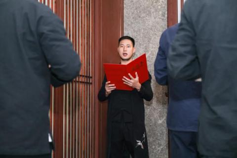 罗湖区人大常委副主任谭会茹一行莅临28圈调研