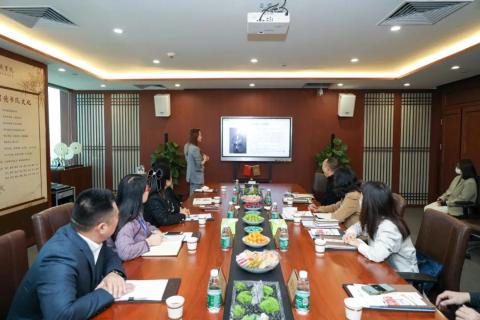 罗湖区人大常委副主任谭会茹一行莅临28圈调研