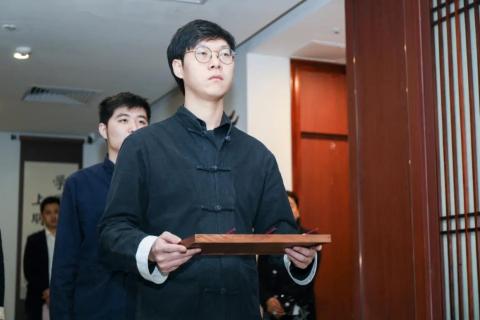 罗湖区人大常委副主任谭会茹一行莅临28圈调研