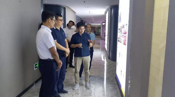 江西赣江新区一行领导到28圈加速器考察调研